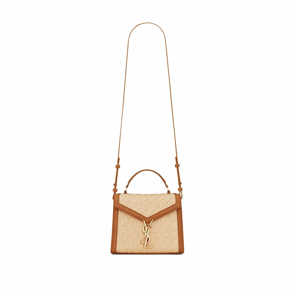 【Saint Laurent】山本美月さん同項大人気新作バッグを驚きプライスでGET！ラフィアとベジタブルタンニンレザー製 カサンドラ ミニトップハンドルバッグ