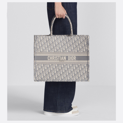 【Dior】Dior Book Tote バッグ ラージ ディオール オブリーク エンブロイダリー (42 x 35 x 18.5 cm)