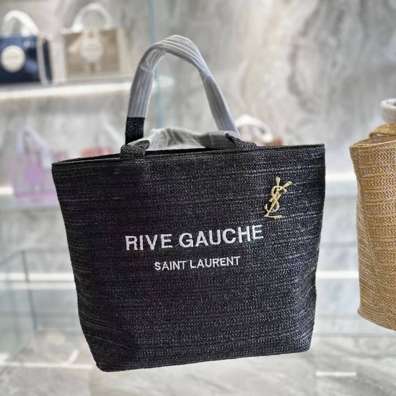 【Saint Laurent】 🔥Vivi雑誌掲載❤️藤井 サチ、東原亜希さんが推す！Raffia リヴ・ゴーシュトートバッグ