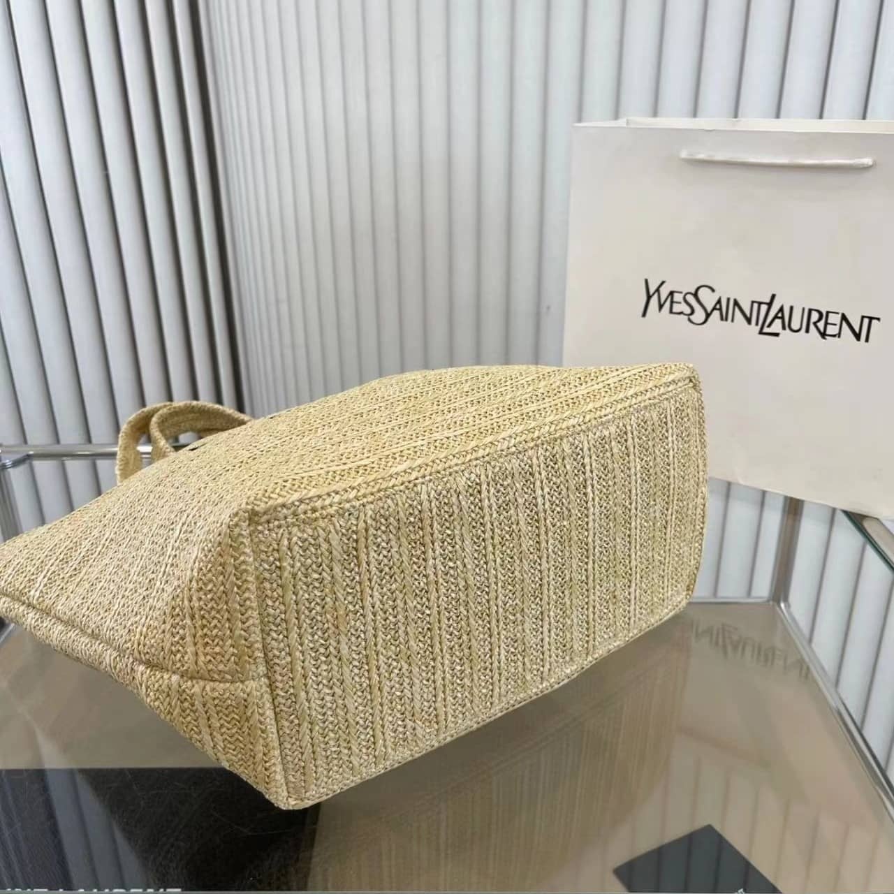 【Saint Laurent】 🔥Vivi雑誌掲載❤️藤井 サチ、東原亜希さんが推す！Raffia リヴ・ゴーシュトートバッグ