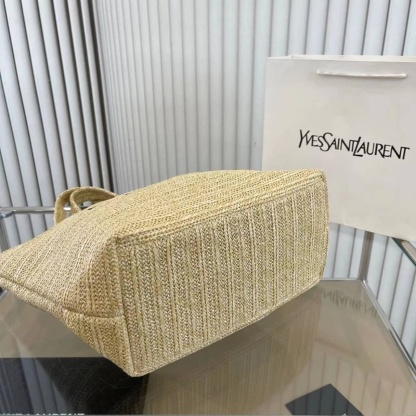 【Saint Laurent】 🔥Vivi雑誌掲載❤️藤井 サチ、東原亜希さんが推す！Raffia リヴ・ゴーシュトートバッグ