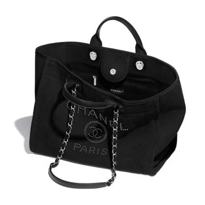 【Chanel】（シャネル）パールがとても上品♪大荷物さんの強い味方男女兼用