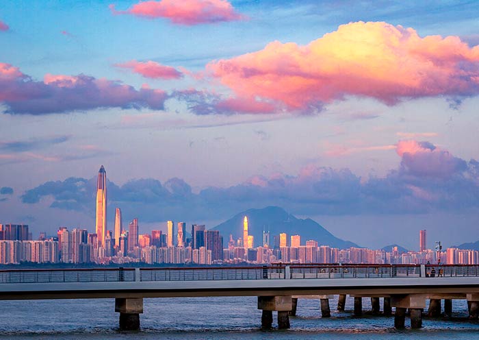 The magnificent urban scenery of Shenzhen Bay Park