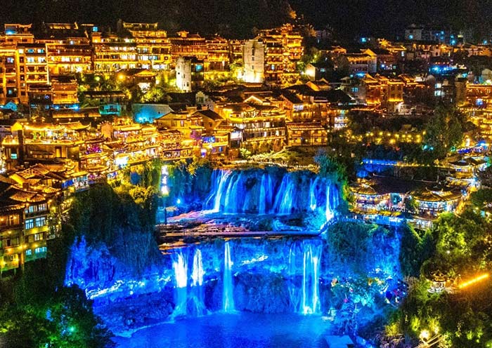 Night view of Furong Town