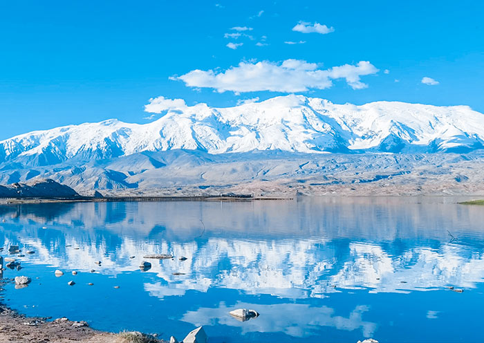 Karakuri Lake
