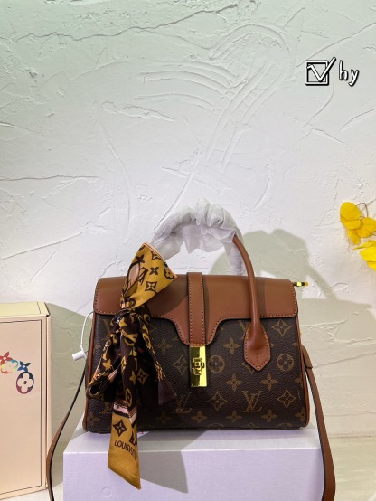 【L&V】クラシッククロスボディトート