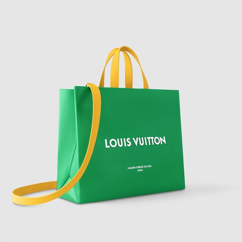 ヴィトンTシャツジャケットパンツスニーカーに合うトートバッグ