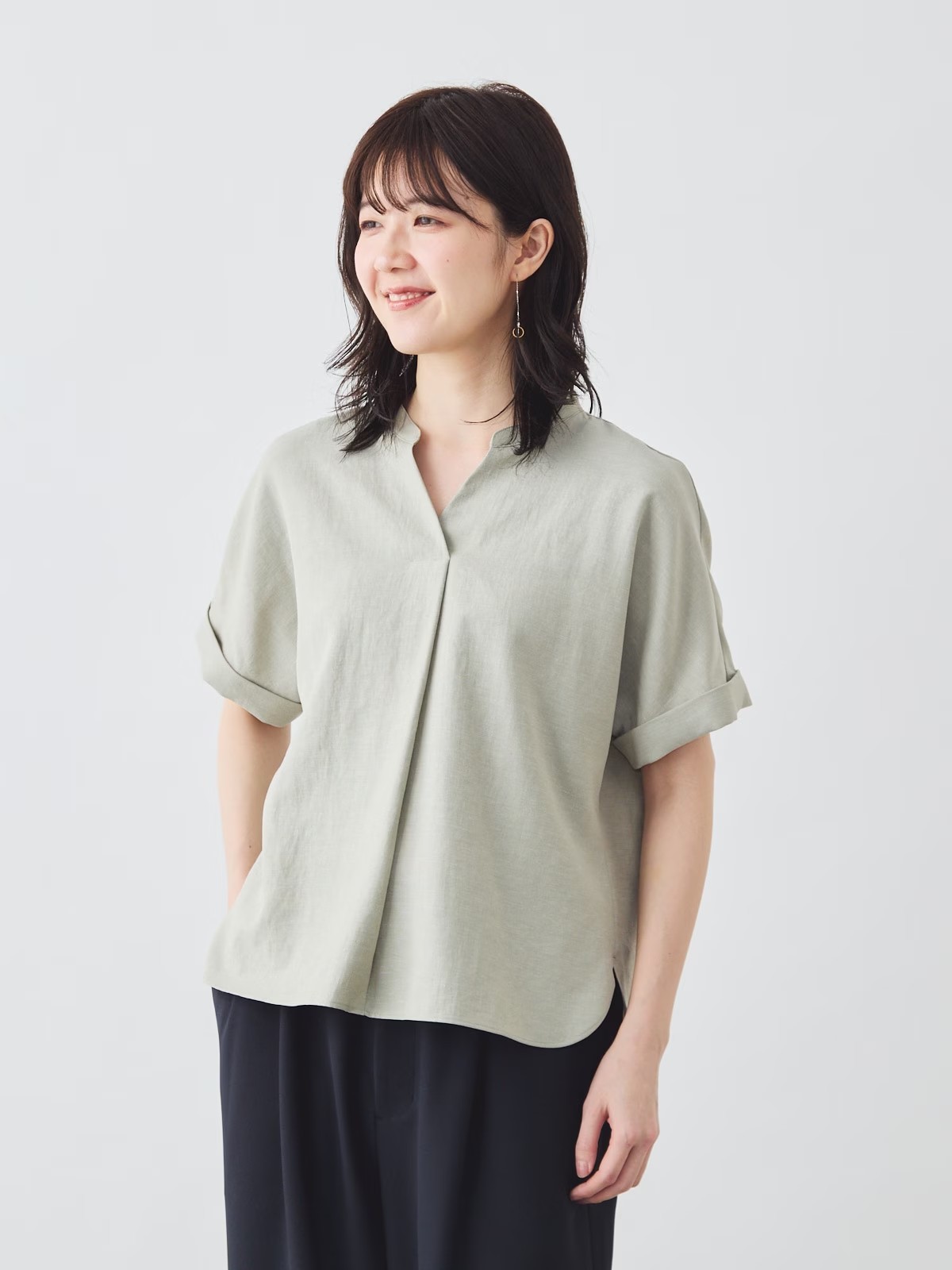 リネンライクブラウス