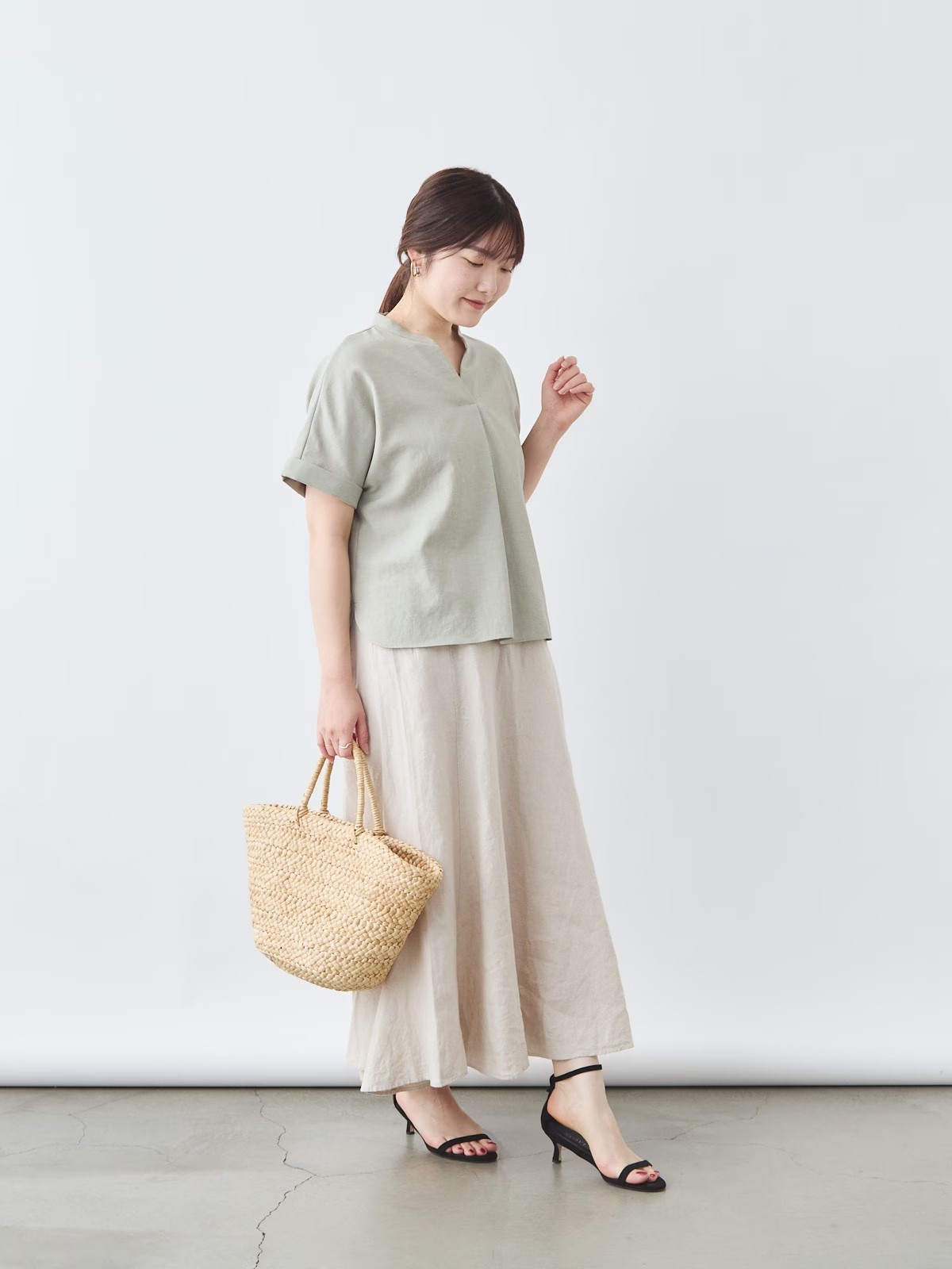 リネンライクブラウス