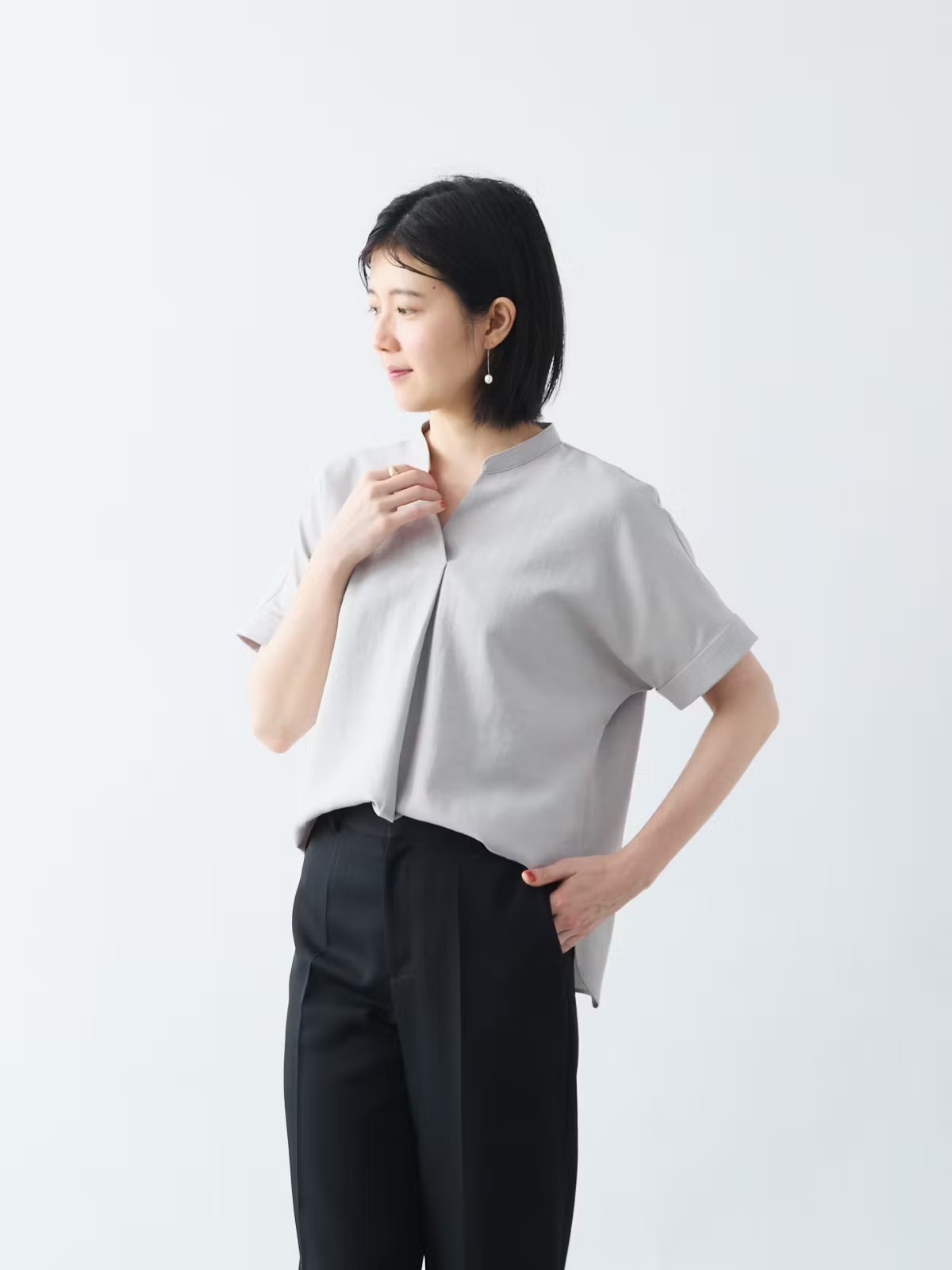 リネンライクブラウス