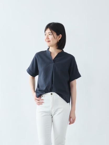 リネンライクブラウス
