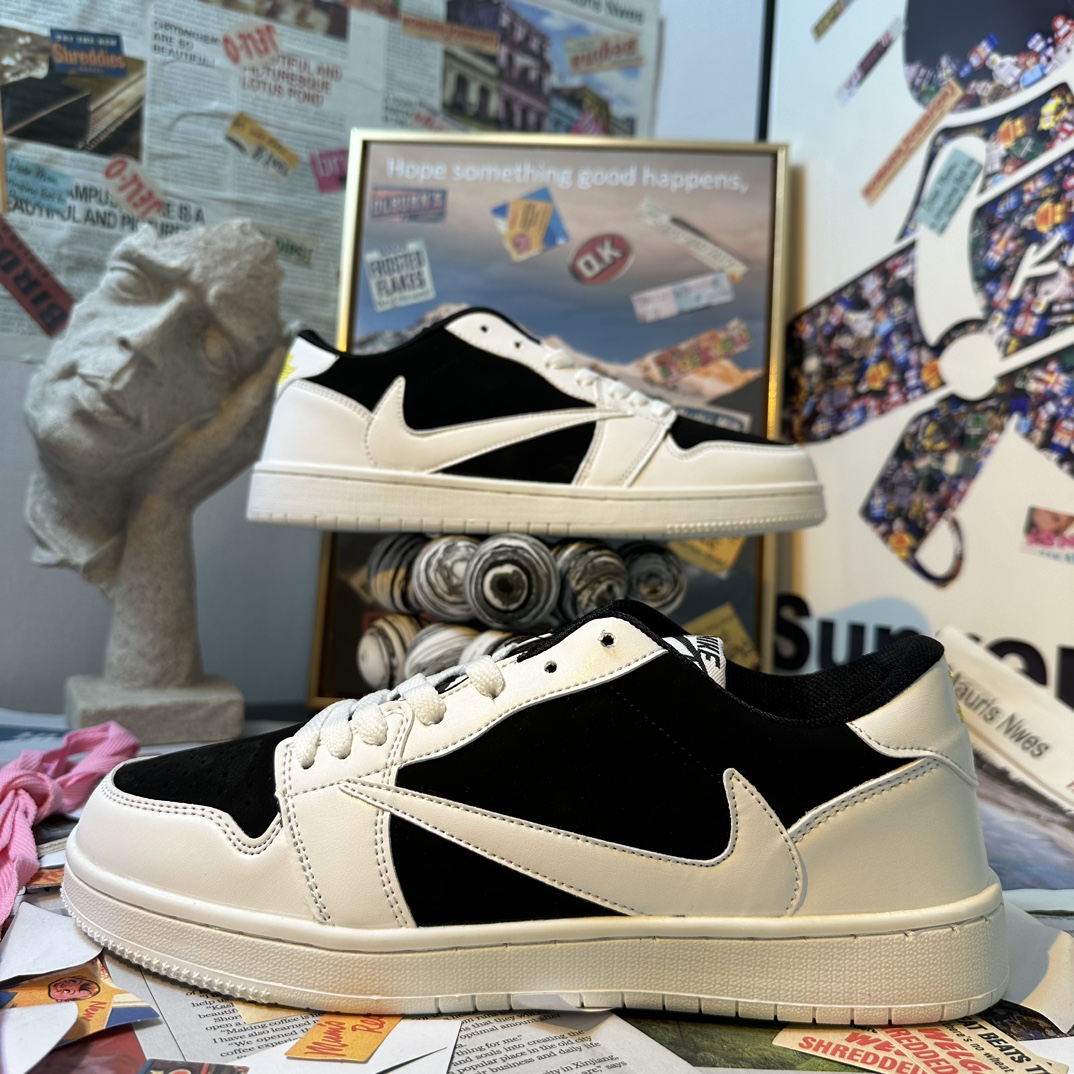 Travis Scott × Nike Air Jordan 1 Low OG "Reverse Panda"