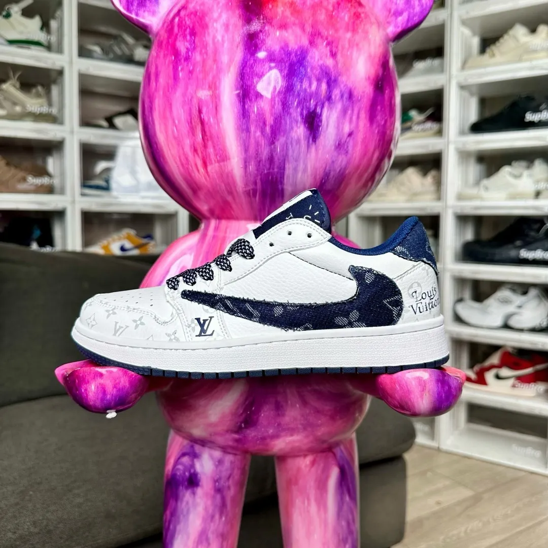 ◆正規品louis voitton◆Travis Scott x Nike Air Jordan 1 Low 送料無料