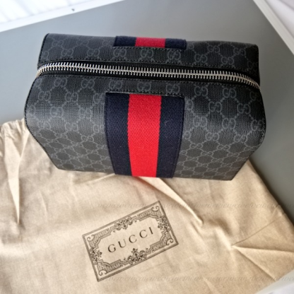 【完売必至】グッチ シンプルだけど存在感あり♪クラッチバッグ