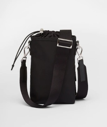 国内即発 スマホケース ショルダー付 ギフト包 プラダ