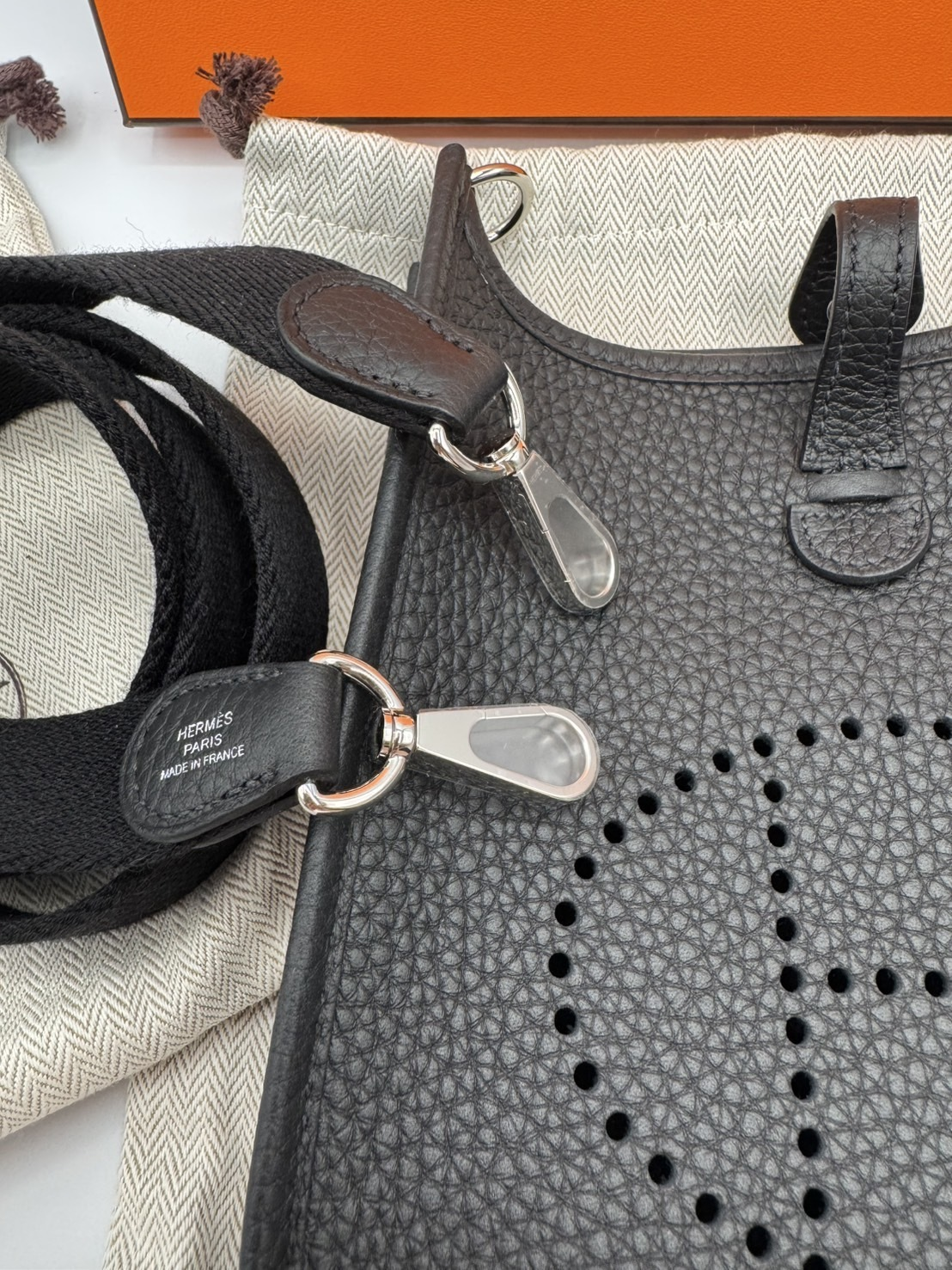 【入手困難】すぐ届く☆エルメス ミニエヴリンTPM 16 ノアール