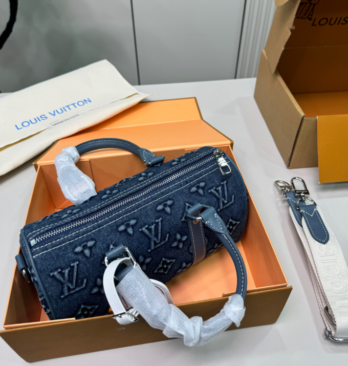 [SALE]ヴィトン Vuitton レア キーポルバンドリエール 25