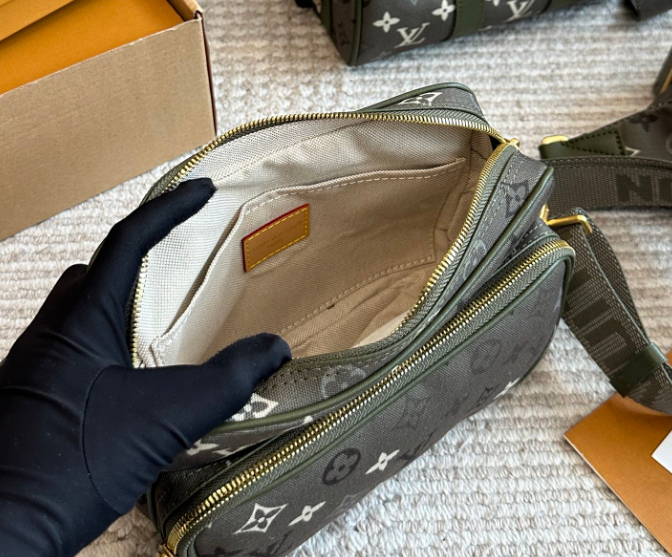 新作*LV*Nil カーキグリーンモノグラム ショルダーバッグ M27095
