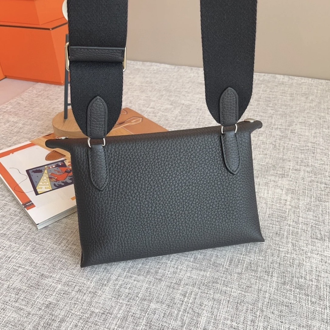 ＊カジュアル＊【HERMES】ヴィドポッシュ ショルダーバッグ