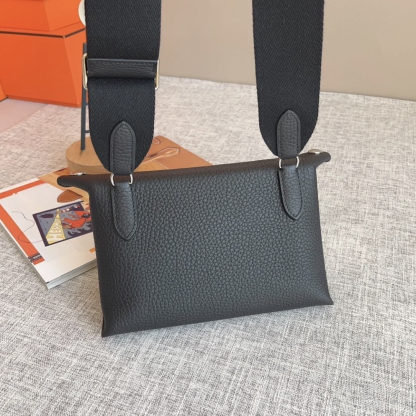 ＊カジュアル＊【HERMES】ヴィドポッシュ ショルダーバッグ