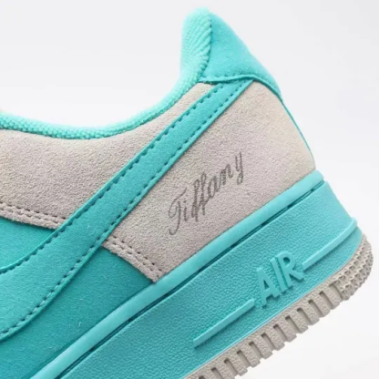 【NIKE X TIFFANY】★日本国内では未発売💓 AIR FORCE 1 LOWが新たなカスタムシューズで再登場★超人気■男女兼用