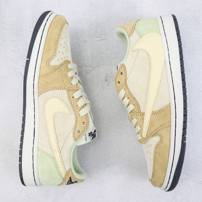 Travis Scott x Air Jordan 1“Gold Toe”