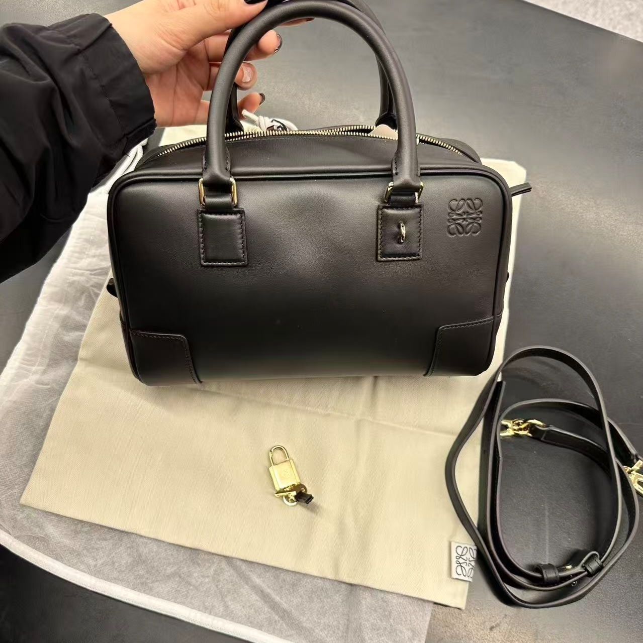 在庫有◆LOEWE◆上品アリゾナポーチ◆豪華セレブカーフスキン