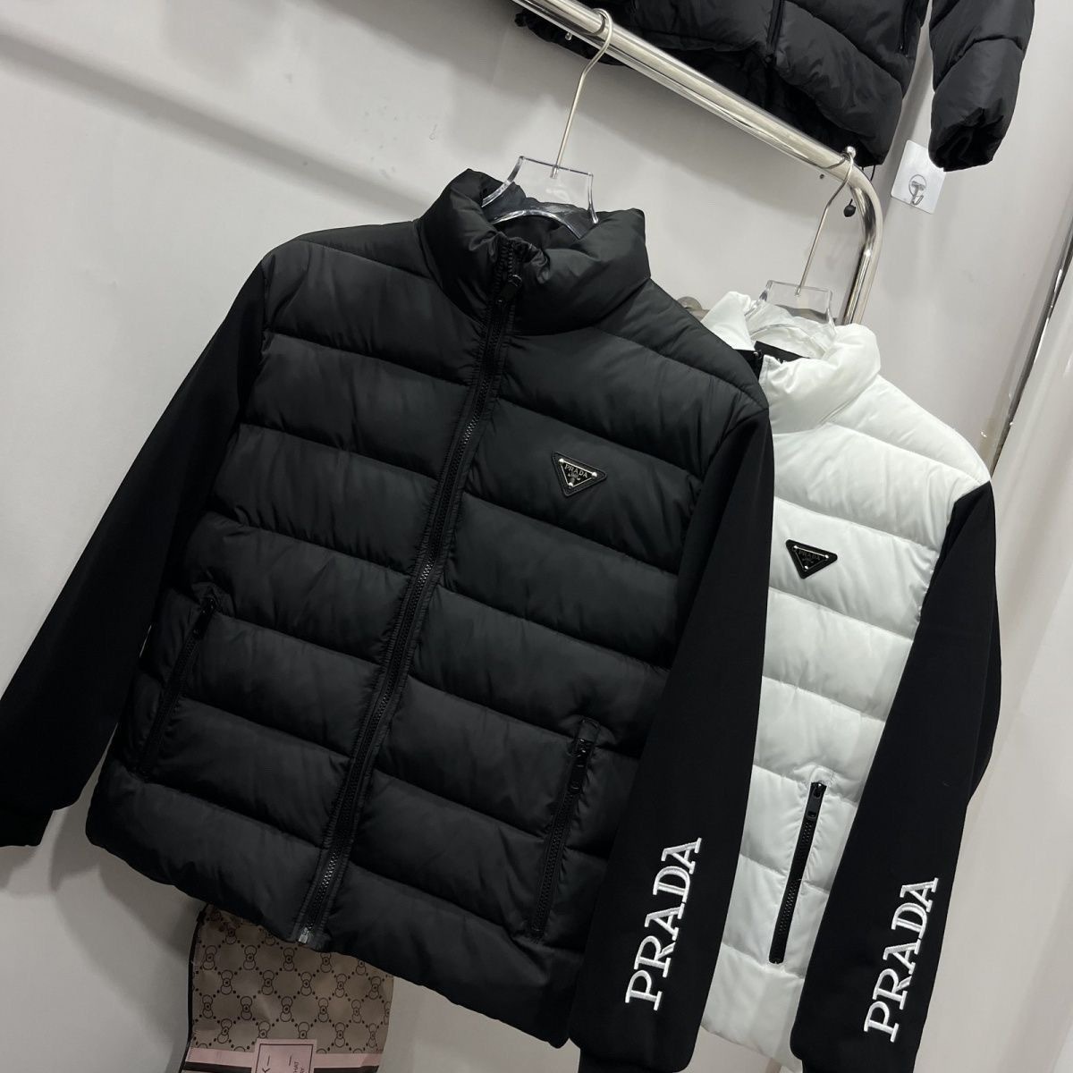 【VIPセール】PRADA 早い者勝ちセール！ダウンジャケット