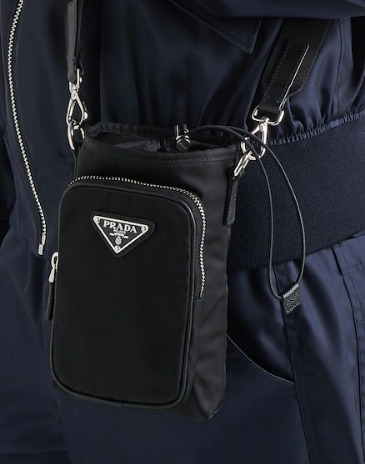 国内即発 スマホケース ショルダー付 ギフト包 プラダ