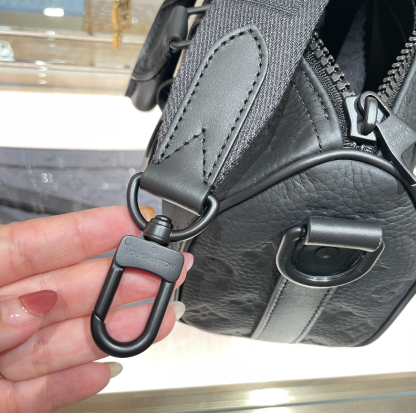 国内発送【Louis Vuitton】キーポル・バンドリエール 25