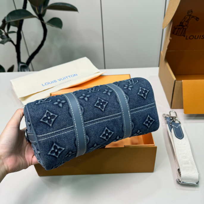 [SALE]ヴィトン Vuitton レア キーポルバンドリエール 25