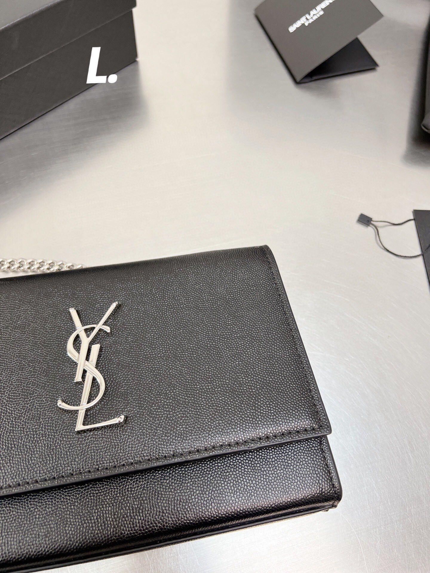 Saint Laurent◎Kate チェーンウォレット 695111BOW0J1000