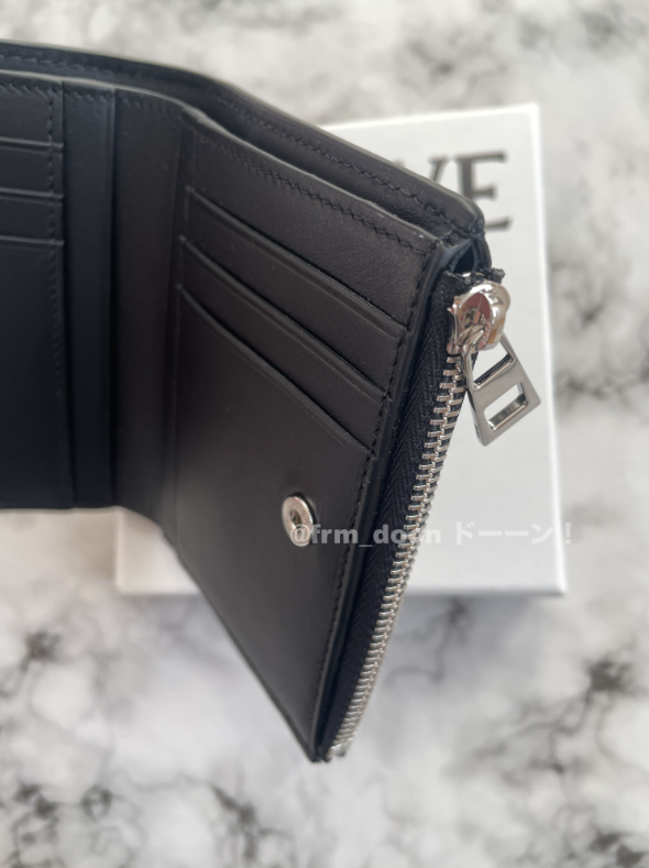 【LOEWE】新作 スリム コンパクトウォレット