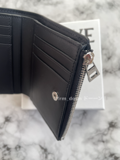 【LOEWE】新作 スリム コンパクトウォレット