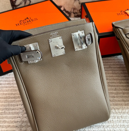【入手困難◆高級レザー♪】HERMES Hac a Dos アッカド バッグ