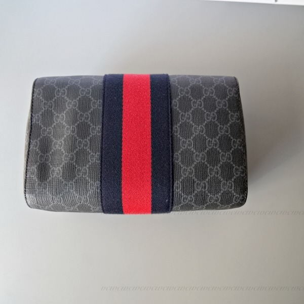 【完売必至】グッチ シンプルだけど存在感あり♪クラッチバッグ