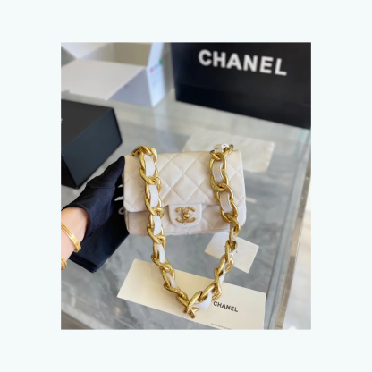 すぐ届く国内発送★CHANEL存在感と品のあるラージフラップバッグ