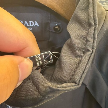 ☆送料関税込☆PRADA フード付  ブルゾンジャケット☆