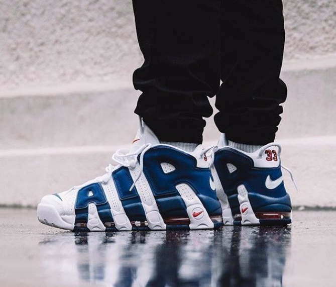 ナイキエアモアアップテンポニックス（GS）