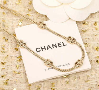 CHANEL《小ぶりロゴでオシャレ感アップ》チョーカー　ネックレス