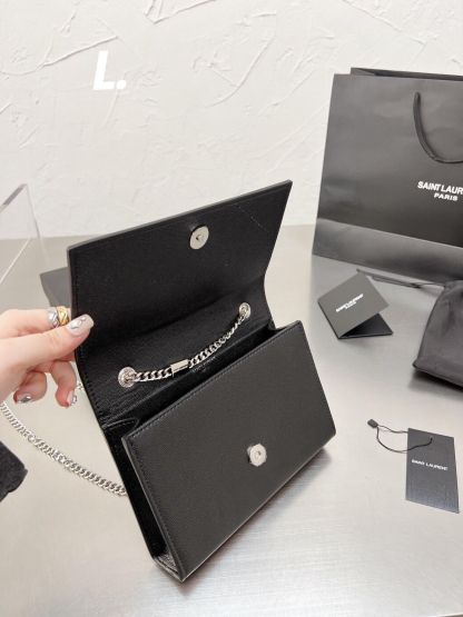 Saint Laurent◎Kate チェーンウォレット 695111BOW0J1000