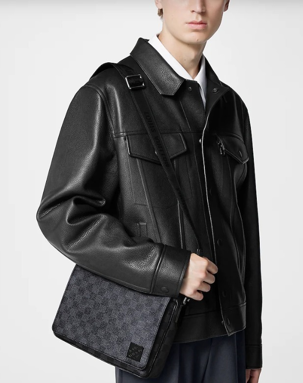 ☆安心の国内発送☆LV ディストリクト PM NV3　新モデル☆素敵♪