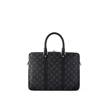 ヴィトンキャップTシャツパンツスニーカーに合うビジネスバッグ