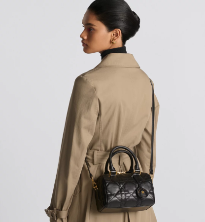 フェミニンな存在♡【DIOR】Groove 20ミニバッグ