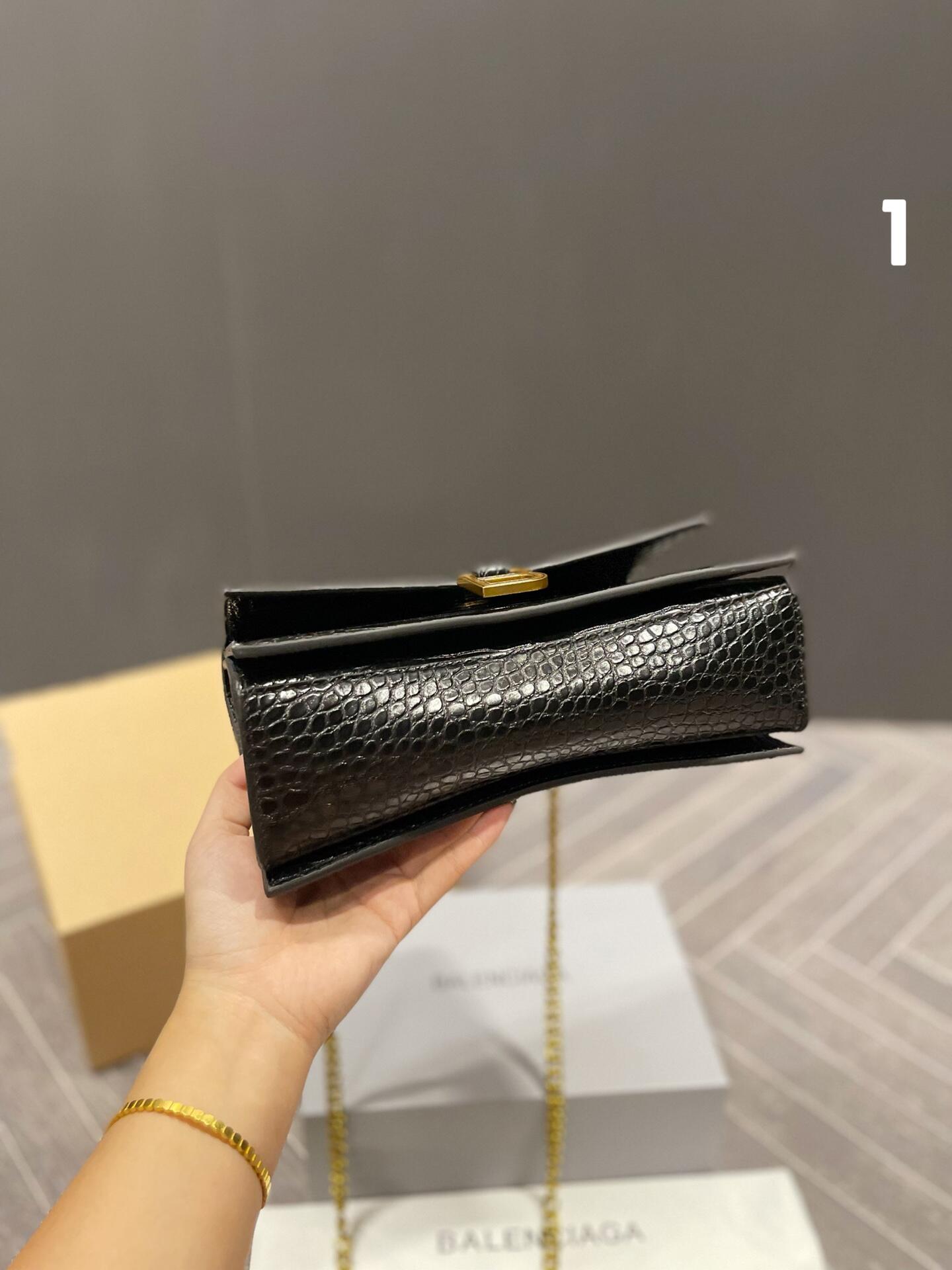 【BALENCIAGA】アワーグラスシェイプ XS ハンドルバッグ