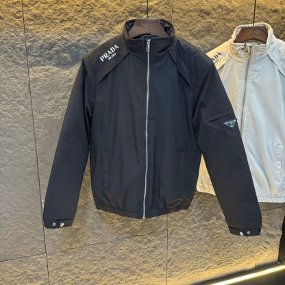 ☆送料関税込☆PRADA フード付  ブルゾンジャケット☆