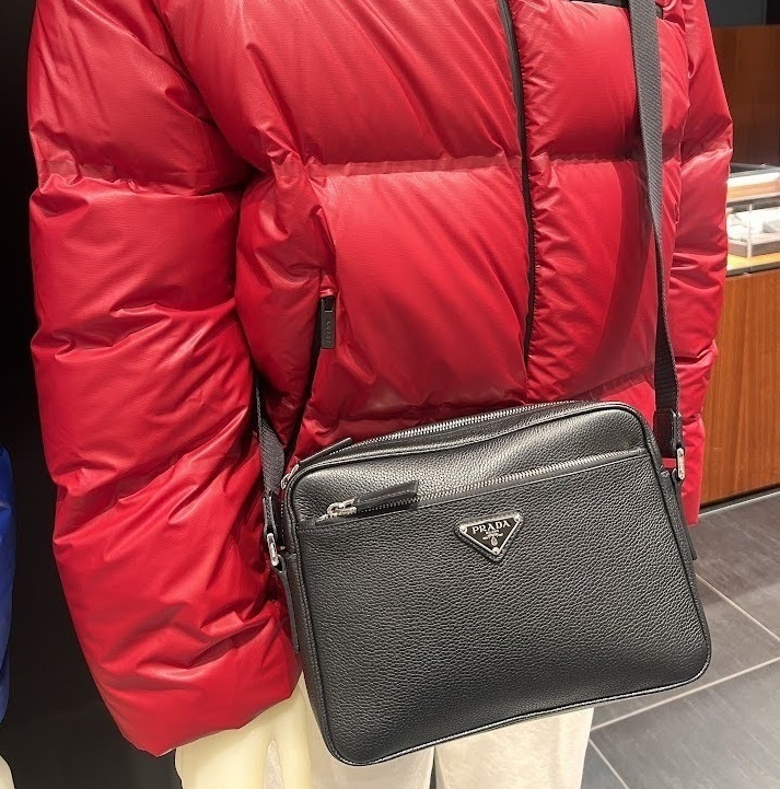 ♪直営アウトレット♪PRADA レザーショルダーバッグ 2VH094