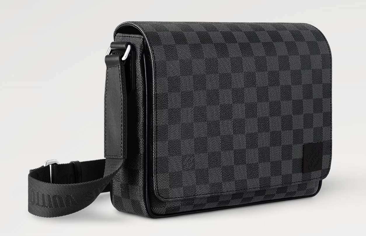 ☆安心の国内発送☆LV ディストリクト PM NV3　新モデル☆素敵♪