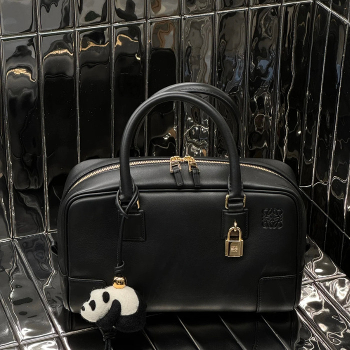 在庫有◆LOEWE◆上品アリゾナポーチ◆豪華セレブカーフスキン