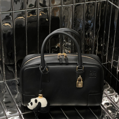 在庫有◆LOEWE◆上品アリゾナポーチ◆豪華セレブカーフスキン